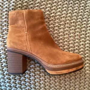 STEVE MADDEN Booties   /   Size 10   /    Brown Suede